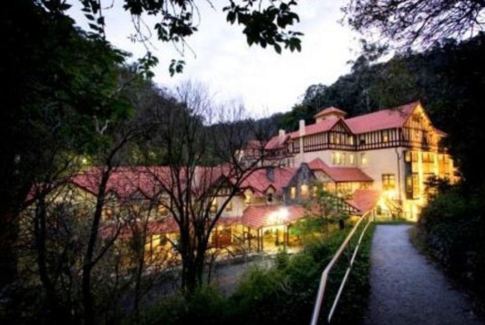 Готель Jenolan Caves House Екстер'єр фото