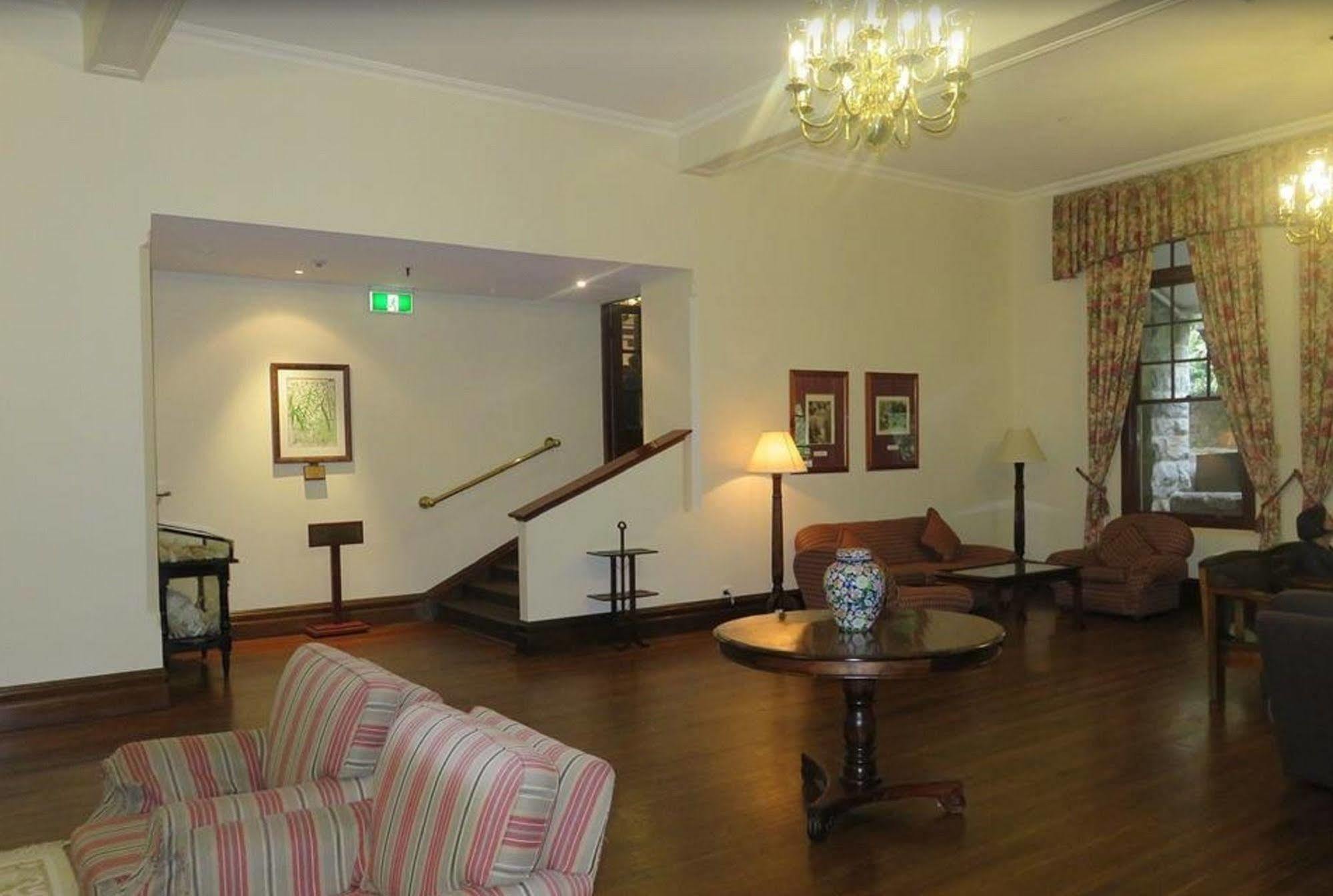 Готель Jenolan Caves House Екстер'єр фото